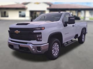 Chevrolet Silverado 3500HD Work Truck 4WD Reg Cab 142"