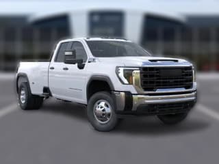 GMC Sierra 3500HD Pro 2WD Double Cab 162"