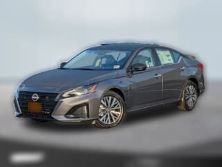 Nissan Altima SV FWD