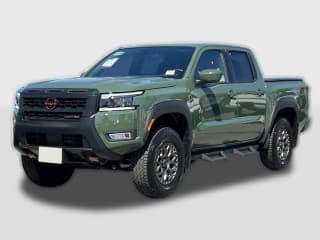 Nissan Frontier PRO-4X w/R Package Crew Cab 4x4