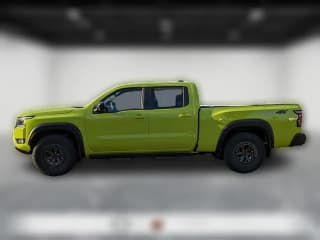 Nissan Frontier PRO-4X Crew Cab 4x4 Long Bed