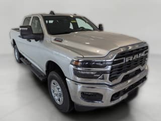 Ram 3500 Tradesman 4x4 Crew Cab 6'4" Box
