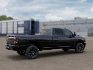Ram 3500 Big Horn 4x4 Crew Cab 8' Box
