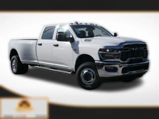 Ram 3500 Tradesman 4x4 Crew Cab 8' Box