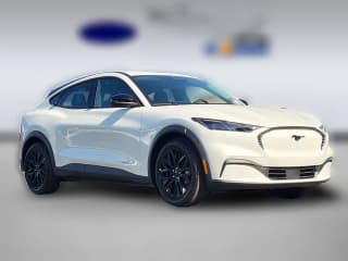 Ford Mustang Mach-E Select RWD