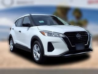 Nissan Kicks Play S FWD