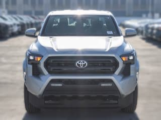 Toyota Tacoma 2WD SR5 Double Cab 5' Bed AT (Natl)
