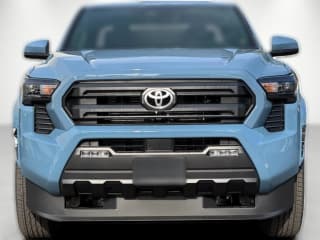 Toyota Tacoma 2WD SR5 Double Cab 5' Bed AT (SE)