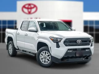 Toyota Tacoma 2WD SR5 Double Cab 5' Bed AT (Natl)