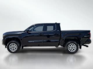 Toyota Tacoma 2WD SR5 Double Cab 5' Bed AT (Natl)