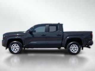 Toyota Tacoma 2WD SR5 Double Cab 6' Bed AT (Natl)