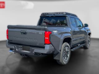 Toyota Tacoma 4WD TRD Sport Double Cab 6' Bed AT (Natl)