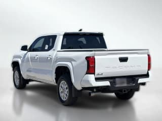 Toyota Tacoma 4WD SR5 Double Cab 5' Bed AT (Natl)