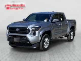 Toyota Tacoma 4WD SR5 Double Cab 5' Bed AT (Natl)