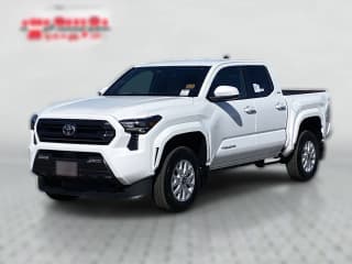 Toyota Tacoma 4WD SR5 Double Cab 5' Bed AT (Natl)