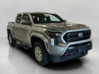 Toyota Tacoma 4WD SR5 Double Cab 5' Bed AT (Natl)