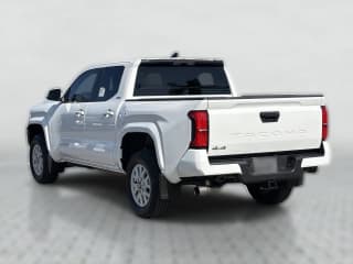 Toyota Tacoma 4WD SR5 Double Cab 5' Bed AT (Natl)