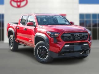 Toyota Tacoma 4WD TRD Off Road Hybrid Double Cab 5' Bed AT (Natl)