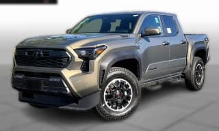 Toyota Tacoma 4WD TRD Off Road Hybrid Double Cab 5' Bed AT (Natl)