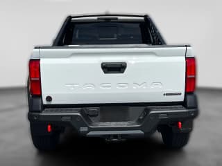 Toyota Tacoma 4WD Trailhunter Hybrid Double Cab 6' Bed AT (Natl)