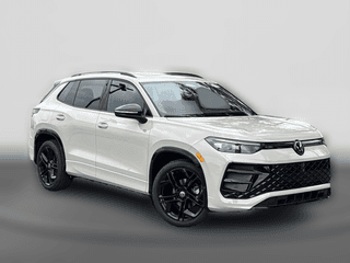 Volkswagen Tiguan SE R-Line Black 2.0T FWD