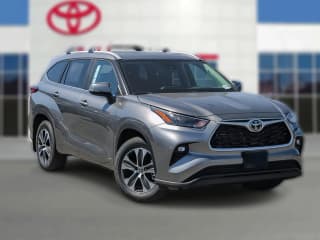 Toyota Highlander Hybrid XLE AWD (Natl)