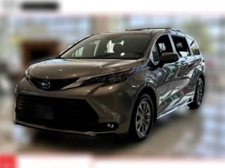 Toyota Sienna XLE FWD 8-Passenger (Natl)