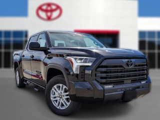 Toyota Tundra 4WD SR5 CrewMax 5.5' Bed (Natl)