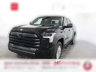 Toyota Tundra 4WD SR5 CrewMax 5.5' Bed (Natl)