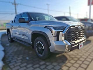 Toyota Tundra 4WD SR5 CrewMax 5.5' Bed (Natl)