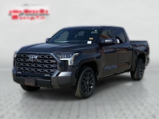 Toyota Tundra 4WD Platinum CrewMax 5.5' Bed (Natl)