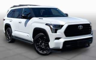 Toyota Sequoia Limited 4WD (Natl)
