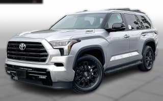 Toyota Sequoia Limited 4WD (Natl)