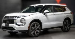 Mitsubishi Outlander SE FWD