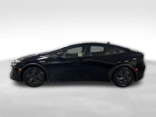 Toyota Prius LE (Natl)
