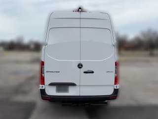 Mercedes-Benz Sprinter Crew Van High Roof 4-Cyl Diesel HO 2500 High Roof I4 Diesel HO 170" RWD