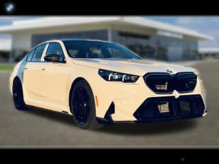 BMW M5 Base (A8) Sedan