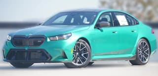 BMW M5 Base (A8) Sedan