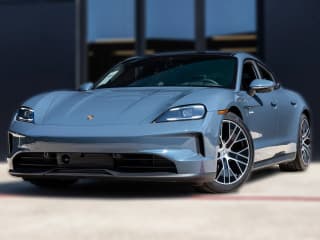 Porsche Taycan 4 AWD