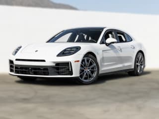 Porsche Panamera Base RWD