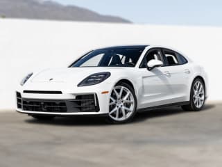 Porsche Panamera Base RWD
