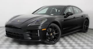 Porsche Panamera Base RWD