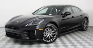 Porsche Panamera Base RWD