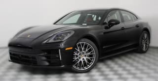 Porsche Panamera Base RWD