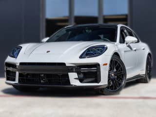 Porsche Panamera GTS AWD