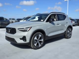 Volvo XC40 Plus B5 AWD