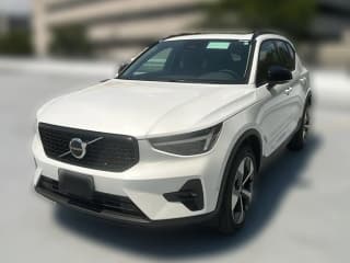 Volvo XC40 Plus B5 AWD