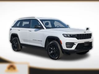 Jeep Grand Cherokee Altitude X 4x2 Jeep Grand Cherokee Altitude X 4x2