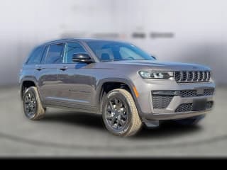 Jeep Grand Cherokee Laredo Altitude 4x2 Jeep Grand Cherokee Laredo Altitude 4x2