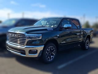 Ram 1500 Laramie 4x4 Crew Cab 5'7" Box Ram 1500 Laramie 4x4 Crew Cab 5'7" Box